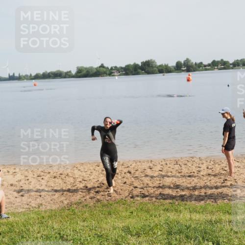 21.06.2025 - 27. Vierlanden-Triathlon MichiJ http://msf.ph/oto/7984894 15.06.2026 09:09:19 Schwimmen 224 meine-sportfotos.de