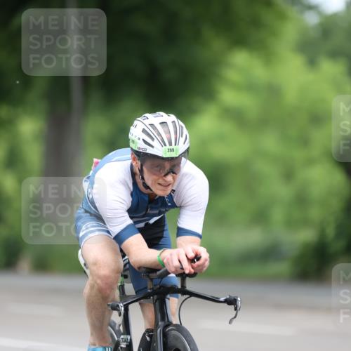 15.06.2025 - 7 Türme Triathlon Yannick Fuchs http://msf.ph/oto/7984936 15.06.2025 11:39:03 Radfahren 200, 210, 299 meine-sportfotos.de