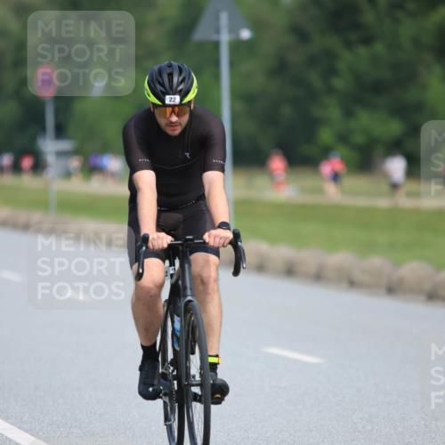 15.06.2025 - 27. Vierlanden-Triathlon H.Heesch http://msf.ph/oto/7984962 15.06.2025 11:25:04 Radfahren 22, 29, 81, 693, 970 meine-sportfotos.de