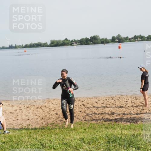 21.06.2025 - 27. Vierlanden-Triathlon MichiJ http://msf.ph/oto/7985013 15.06.2026 09:09:21 Schwimmen 224 meine-sportfotos.de