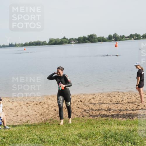21.06.2025 - 27. Vierlanden-Triathlon MichiJ http://msf.ph/oto/7985024 15.06.2026 09:09:21 Schwimmen 224 meine-sportfotos.de