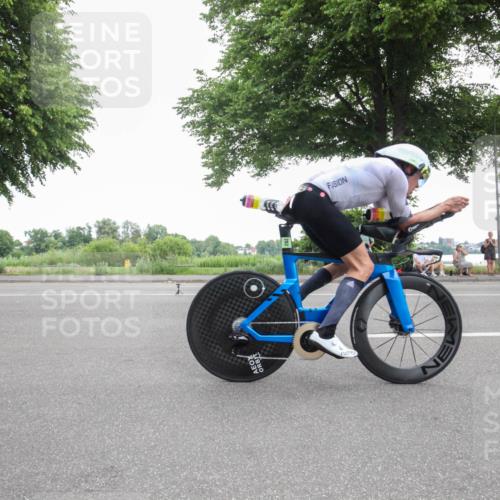 15.06.2025 - 7 Türme Triathlon Yannick Fuchs http://msf.ph/oto/7985030 15.06.2025 10:55:44 Radfahren 218, 282 meine-sportfotos.de