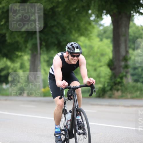 15.06.2025 - 7 Türme Triathlon Yannick Fuchs http://msf.ph/oto/7985041 15.06.2025 11:39:06 Radfahren 200, 201, 210, 299 meine-sportfotos.de