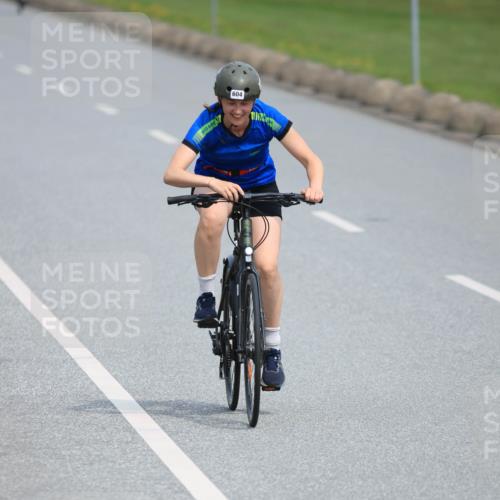 15.06.2025 - 27. Vierlanden-Triathlon H.Heesch http://msf.ph/oto/7985048 15.06.2025 11:03:03 Radfahren 49, 138, 176, 604, 626, 677, 712, 736, 761, 764 meine-sportfotos.de