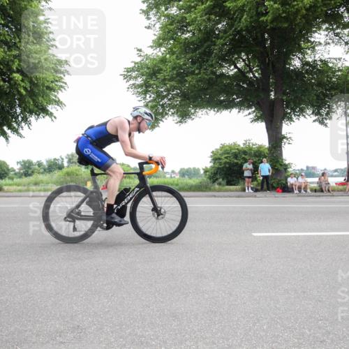 15.06.2025 - 7 Türme Triathlon Yannick Fuchs http://msf.ph/oto/7985050 15.06.2025 11:02:06 Radfahren 222, 297 meine-sportfotos.de