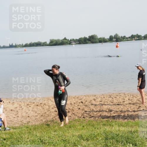 21.06.2025 - 27. Vierlanden-Triathlon MichiJ http://msf.ph/oto/7985057 15.06.2026 09:09:21 Schwimmen 224 meine-sportfotos.de