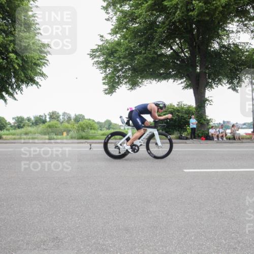 15.06.2025 - 7 Türme Triathlon Yannick Fuchs http://msf.ph/oto/7985059 15.06.2025 11:03:14 Radfahren  meine-sportfotos.de