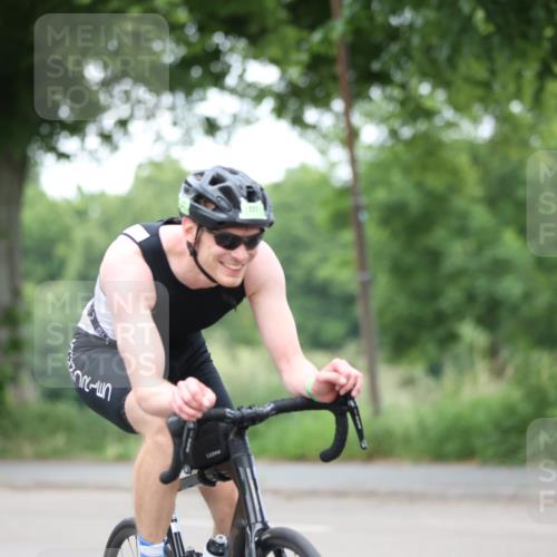 15.06.2025 - 7 Türme Triathlon Yannick Fuchs http://msf.ph/oto/7985075 15.06.2025 11:39:06 Radfahren 200, 201, 210, 299 meine-sportfotos.de