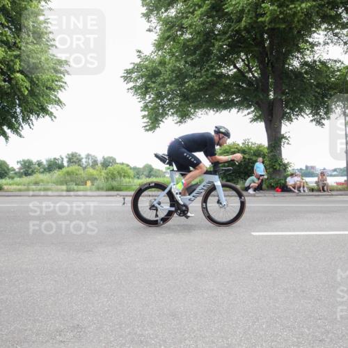 15.06.2025 - 7 Türme Triathlon Yannick Fuchs http://msf.ph/oto/7985114 15.06.2025 11:07:13 Radfahren 334 meine-sportfotos.de