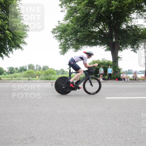 15.06.2025 - 7 Türme Triathlon Yannick Fuchs http://msf.ph/oto/7985124 15.06.2025 11:07:39 Radfahren 201 meine-sportfotos.de