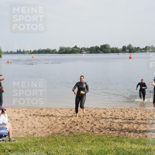 21.06.2025 - 27. Vierlanden-Triathlon MichiJ http://msf.ph/oto/7985155 15.06.2026 09:10:17 Schwimmen 213, 250 meine-sportfotos.de