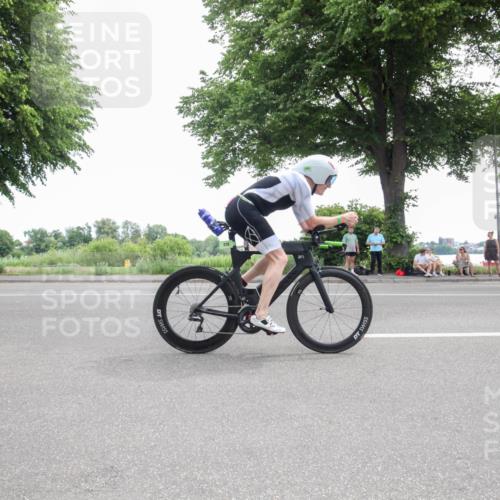 15.06.2025 - 7 Türme Triathlon Yannick Fuchs http://msf.ph/oto/7985157 15.06.2025 11:09:18 Radfahren  meine-sportfotos.de