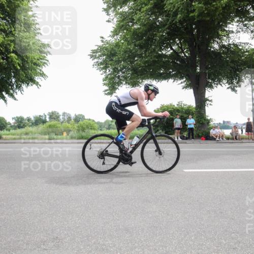 15.06.2025 - 7 Türme Triathlon Yannick Fuchs http://msf.ph/oto/7985165 15.06.2025 11:09:26 Radfahren 232 meine-sportfotos.de