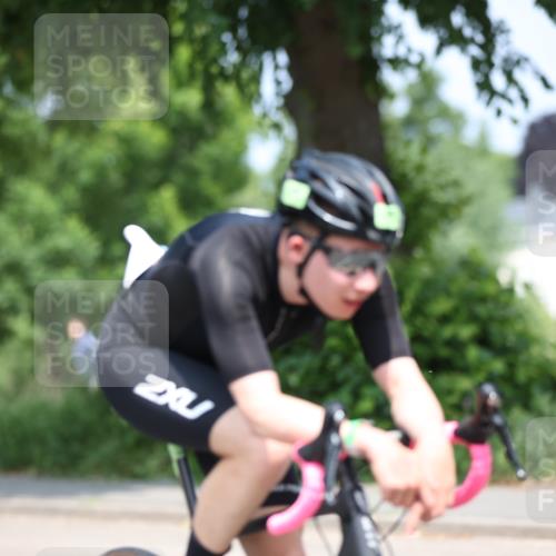 15.06.2025 - 7 Türme Triathlon Yannick Fuchs http://msf.ph/oto/7985172 15.06.2025 12:55:01 Radfahren 331, 436, 473, 626, 634, 940, 983 meine-sportfotos.de