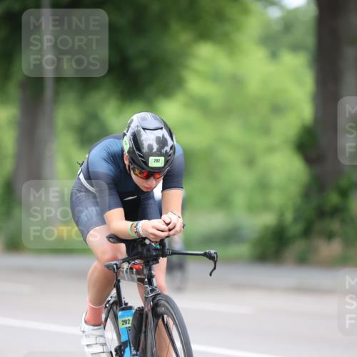 15.06.2025 - 7 Türme Triathlon Yannick Fuchs http://msf.ph/oto/7985177 15.06.2025 11:39:17 Radfahren 292, 306 meine-sportfotos.de