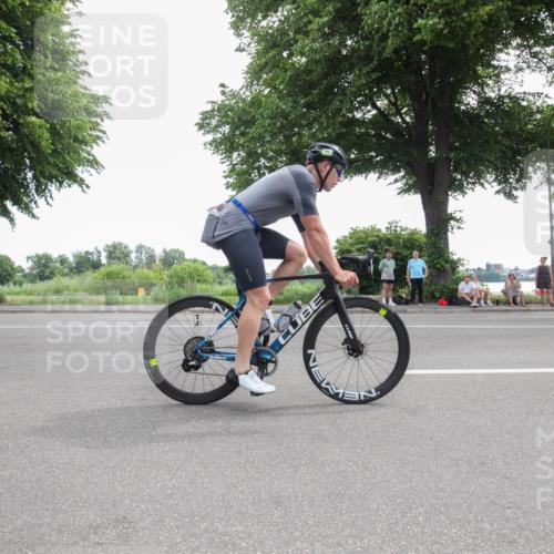 15.06.2025 - 7 Türme Triathlon Yannick Fuchs http://msf.ph/oto/7985178 15.06.2025 11:09:50 Radfahren 263, 329 meine-sportfotos.de