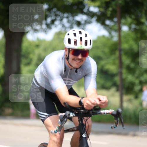 15.06.2025 - 7 Türme Triathlon Yannick Fuchs http://msf.ph/oto/7985183 15.06.2025 12:55:03 Radfahren 331, 436, 473, 634, 940 meine-sportfotos.de