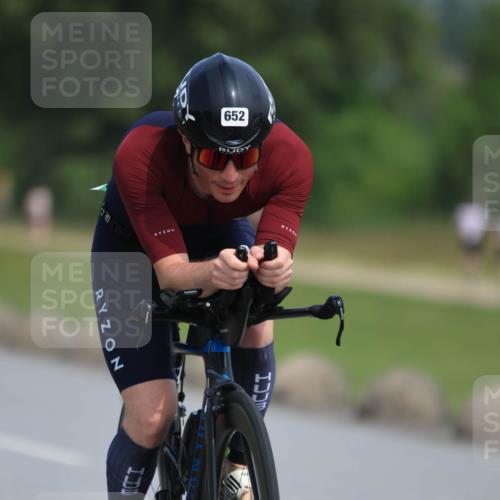 15.06.2025 - 27. Vierlanden-Triathlon H.Heesch http://msf.ph/oto/7985231 15.06.2025 11:26:09 Radfahren 18, 652, 682, 798, 800, 881, 911, 919 meine-sportfotos.de