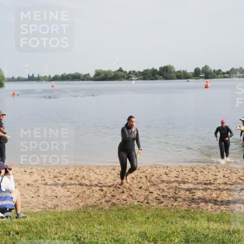 21.06.2025 - 27. Vierlanden-Triathlon MichiJ http://msf.ph/oto/7985244 15.06.2026 09:10:18 Schwimmen 213, 250 meine-sportfotos.de