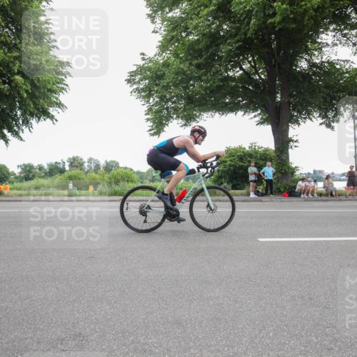 15.06.2025 - 7 Türme Triathlon Yannick Fuchs http://msf.ph/oto/7985249 15.06.2025 11:11:21 Radfahren 204, 246, 255, 263, 278, 323, 333 meine-sportfotos.de