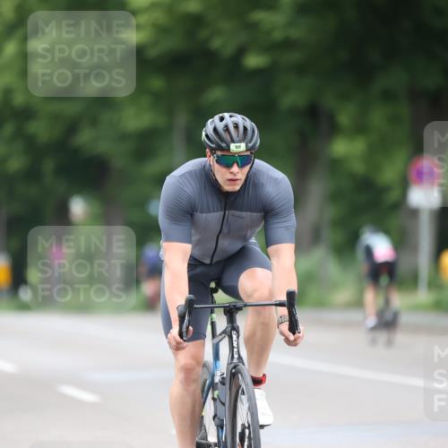15.06.2025 - 7 Türme Triathlon Yannick Fuchs http://msf.ph/oto/7985288 15.06.2025 11:39:35 Radfahren 220, 329 meine-sportfotos.de