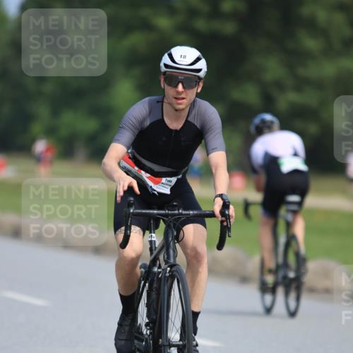 15.06.2025 - 27. Vierlanden-Triathlon H.Heesch http://msf.ph/oto/7985309 15.06.2025 11:26:15 Radfahren 18, 798, 800, 881, 911, 945, 978 meine-sportfotos.de