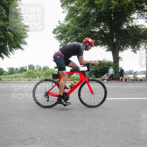 15.06.2025 - 7 Türme Triathlon Yannick Fuchs http://msf.ph/oto/7985319 15.06.2025 11:13:19 Radfahren 247, 318 meine-sportfotos.de