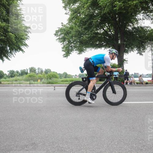 15.06.2025 - 7 Türme Triathlon Yannick Fuchs http://msf.ph/oto/7985326 15.06.2025 11:13:24 Radfahren  meine-sportfotos.de