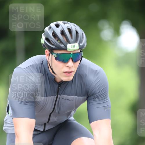 15.06.2025 - 7 Türme Triathlon Yannick Fuchs http://msf.ph/oto/7985328 15.06.2025 11:39:35 Radfahren 220, 329 meine-sportfotos.de