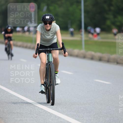 15.06.2025 - 27. Vierlanden-Triathlon H.Heesch http://msf.ph/oto/7985331 15.06.2025 11:04:39 Radfahren 30, 48, 137, 547, 577, 685, 711 meine-sportfotos.de