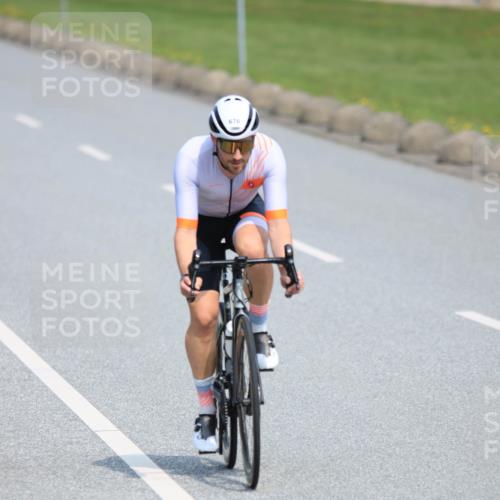 15.06.2025 - 27. Vierlanden-Triathlon H.Heesch http://msf.ph/oto/7985344 15.06.2025 11:30:07 Radfahren 676, 726, 735, 890, 930, 973 meine-sportfotos.de