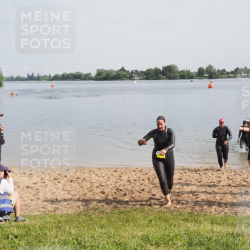 21.06.2025 - 27. Vierlanden-Triathlon MichiJ http://msf.ph/oto/7985365 15.06.2026 09:10:19 Schwimmen 213, 218, 250 meine-sportfotos.de