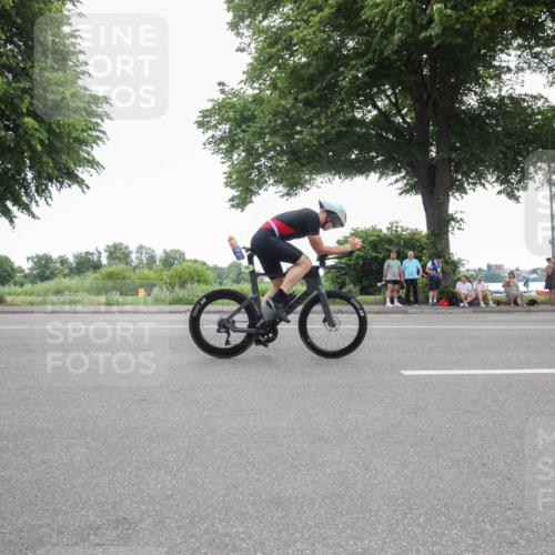 15.06.2025 - 7 Türme Triathlon Yannick Fuchs http://msf.ph/oto/7985367 15.06.2025 11:14:19 Radfahren 208, 233 meine-sportfotos.de