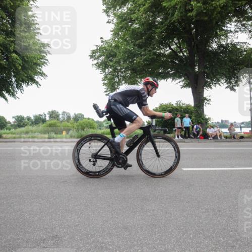 15.06.2025 - 7 Türme Triathlon Yannick Fuchs http://msf.ph/oto/7985393 15.06.2025 11:14:51 Radfahren 242, 247 meine-sportfotos.de