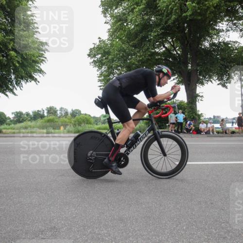 15.06.2025 - 7 Türme Triathlon Yannick Fuchs http://msf.ph/oto/7985404 15.06.2025 11:15:20 Radfahren  meine-sportfotos.de