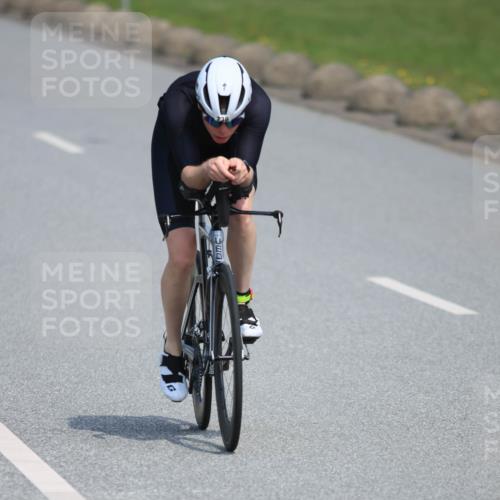 15.06.2025 - 27. Vierlanden-Triathlon H.Heesch http://msf.ph/oto/7985405 15.06.2025 11:30:16 Radfahren 693, 735, 736, 930, 940, 973 meine-sportfotos.de