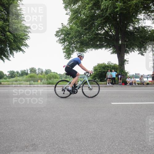 15.06.2025 - 7 Türme Triathlon Yannick Fuchs http://msf.ph/oto/7985409 15.06.2025 11:15:39 Radfahren  meine-sportfotos.de