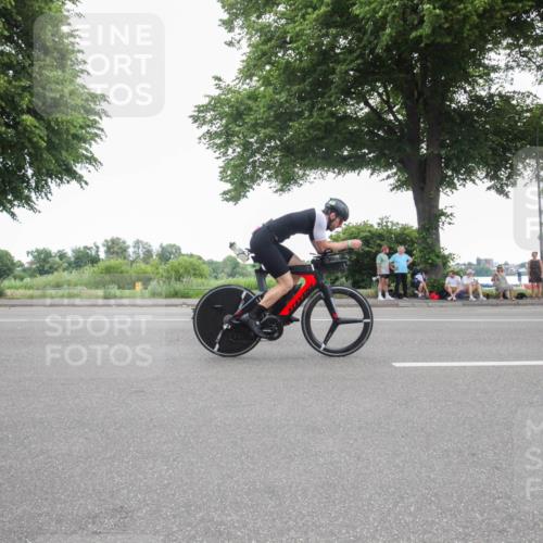 15.06.2025 - 7 Türme Triathlon Yannick Fuchs http://msf.ph/oto/7985417 15.06.2025 11:15:45 Radfahren 208 meine-sportfotos.de
