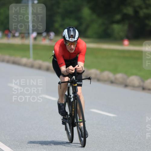 15.06.2025 - 27. Vierlanden-Triathlon H.Heesch http://msf.ph/oto/7985435 15.06.2025 11:30:34 Radfahren 725, 764, 923 meine-sportfotos.de
