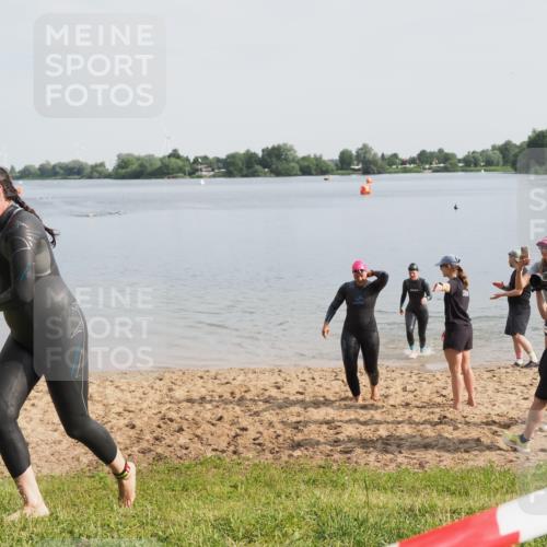 21.06.2025 - 27. Vierlanden-Triathlon MichiJ http://msf.ph/oto/7985440 15.06.2026 09:10:21 Schwimmen 213, 218, 250 meine-sportfotos.de