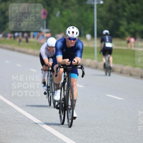 15.06.2025 - 27. Vierlanden-Triathlon H.Heesch http://msf.ph/oto/7985489 15.06.2025 11:30:50 Radfahren 167, 639, 651, 712, 749, 875, 926, 980 meine-sportfotos.de
