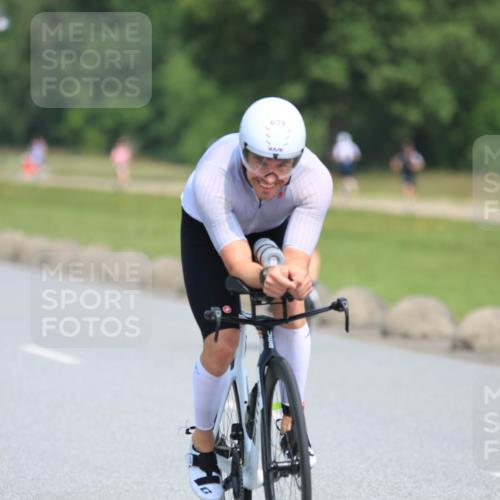 15.06.2025 - 27. Vierlanden-Triathlon H.Heesch http://msf.ph/oto/7985501 15.06.2025 11:30:51 Radfahren 167, 228, 639, 651, 749, 891, 926, 980 meine-sportfotos.de