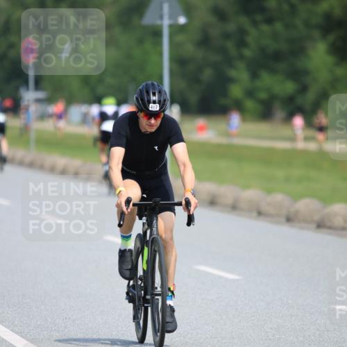 15.06.2025 - 27. Vierlanden-Triathlon H.Heesch http://msf.ph/oto/7985516 15.06.2025 11:30:55 Radfahren 167, 228, 639, 651, 891, 926, 931, 980 meine-sportfotos.de