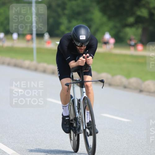 15.06.2025 - 27. Vierlanden-Triathlon H.Heesch http://msf.ph/oto/7985541 15.06.2025 11:30:58 Radfahren 167, 228, 651, 891, 931, 980 meine-sportfotos.de