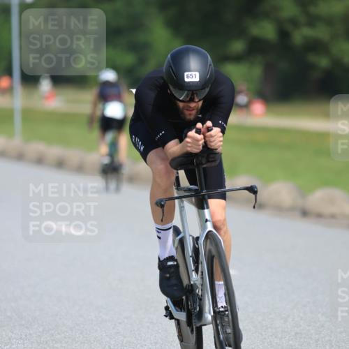 15.06.2025 - 27. Vierlanden-Triathlon H.Heesch http://msf.ph/oto/7985555 15.06.2025 11:30:58 Radfahren 167, 228, 651, 891, 931, 980 meine-sportfotos.de