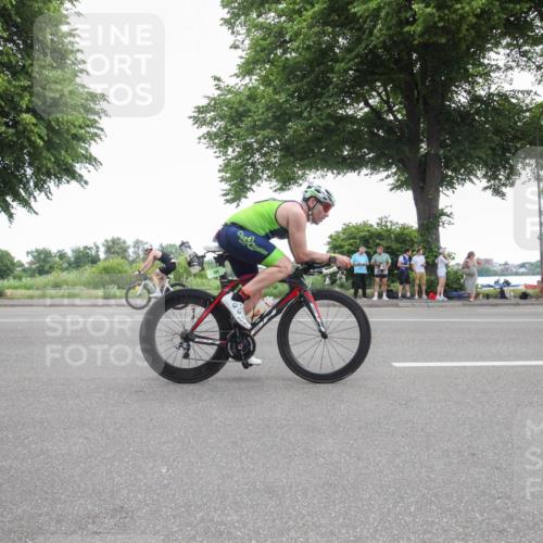 15.06.2025 - 7 Türme Triathlon Yannick Fuchs http://msf.ph/oto/7985583 15.06.2025 11:19:38 Radfahren 282, 321 meine-sportfotos.de