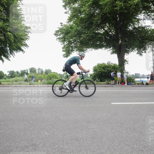 15.06.2025 - 7 Türme Triathlon Yannick Fuchs http://msf.ph/oto/7985622 15.06.2025 11:21:56 Radfahren  meine-sportfotos.de