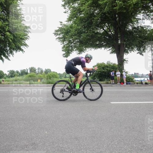 15.06.2025 - 7 Türme Triathlon Yannick Fuchs http://msf.ph/oto/7985630 15.06.2025 11:22:47 Radfahren  meine-sportfotos.de