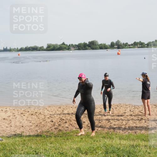 21.06.2025 - 27. Vierlanden-Triathlon MichiJ http://msf.ph/oto/7985631 15.06.2026 09:10:24 Schwimmen 213, 218, 250 meine-sportfotos.de