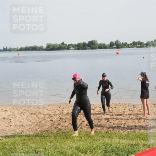 21.06.2025 - 27. Vierlanden-Triathlon MichiJ http://msf.ph/oto/7985646 15.06.2026 09:10:25 Schwimmen 213, 218, 250 meine-sportfotos.de